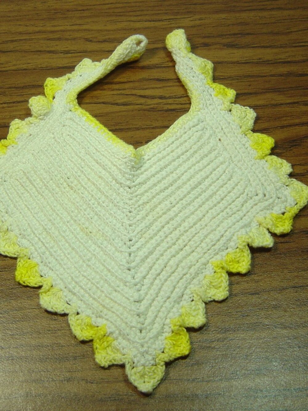 Lot of 5 vintage hand crocheted baby bibs-all different - Picture 4 of 6